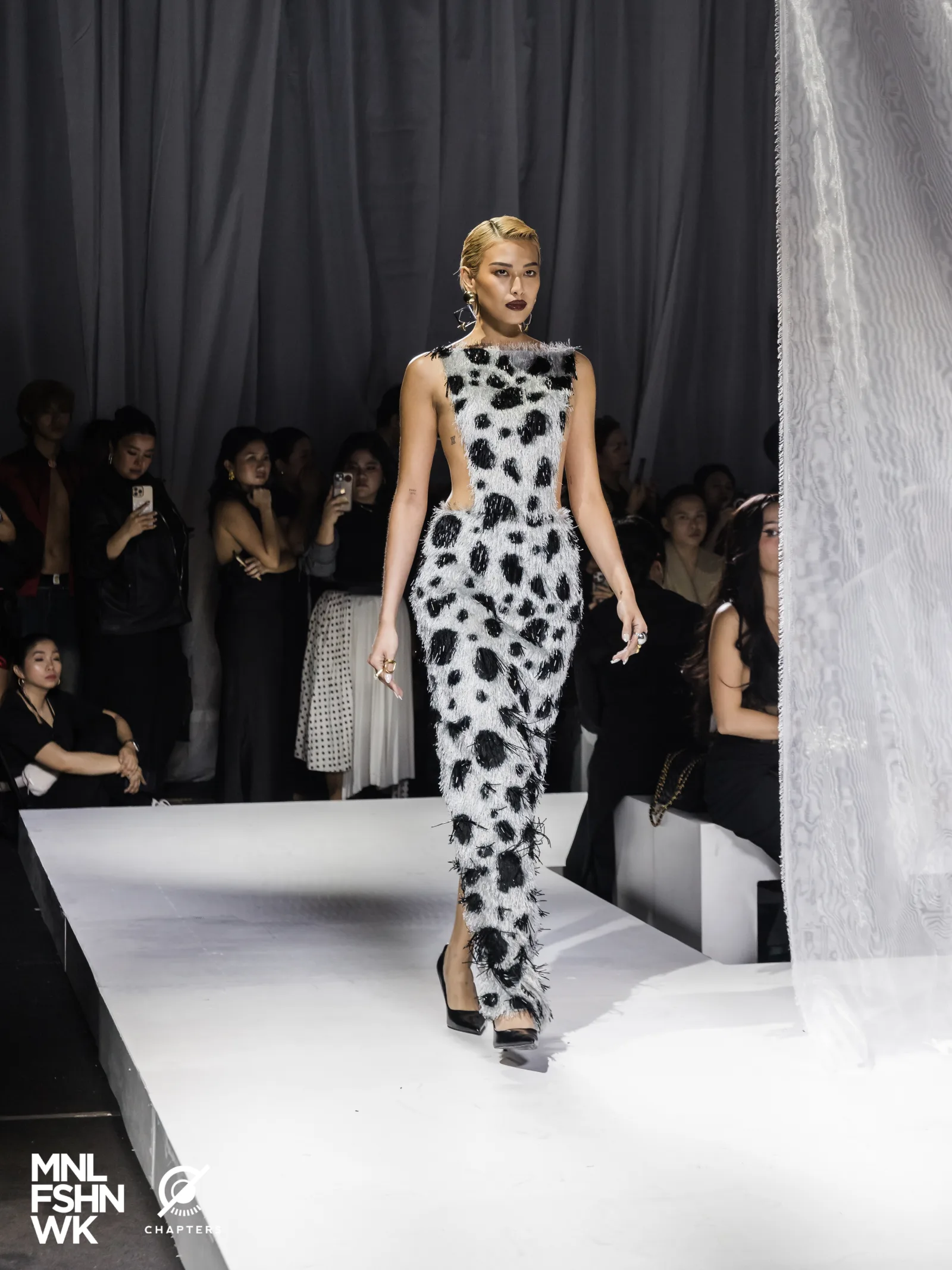 Iñigo 2025 runway frame 07